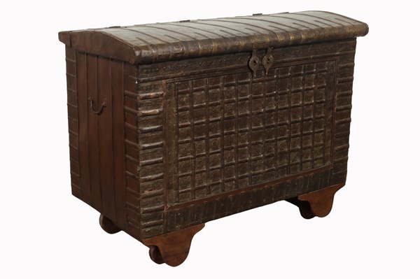 Lot 107 - INDIAN PITARA TRUNK