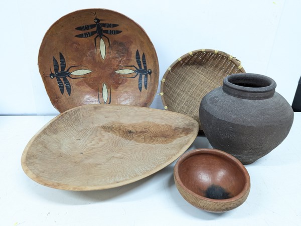 Lot 386 - TRIBAL WARES