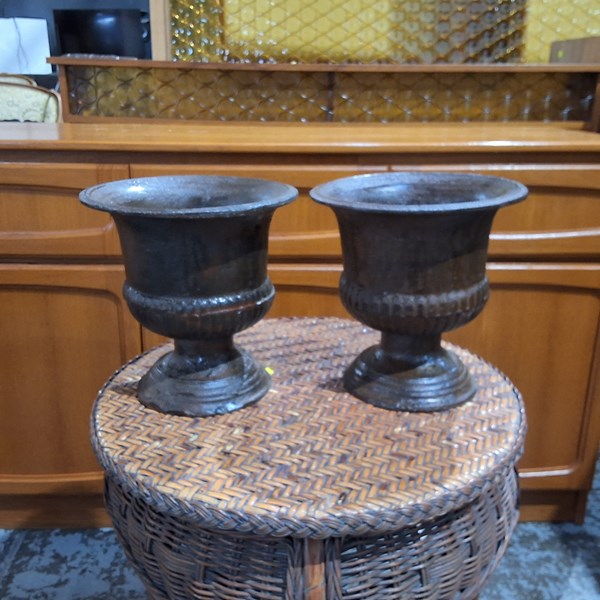 Lot 285 - URNS