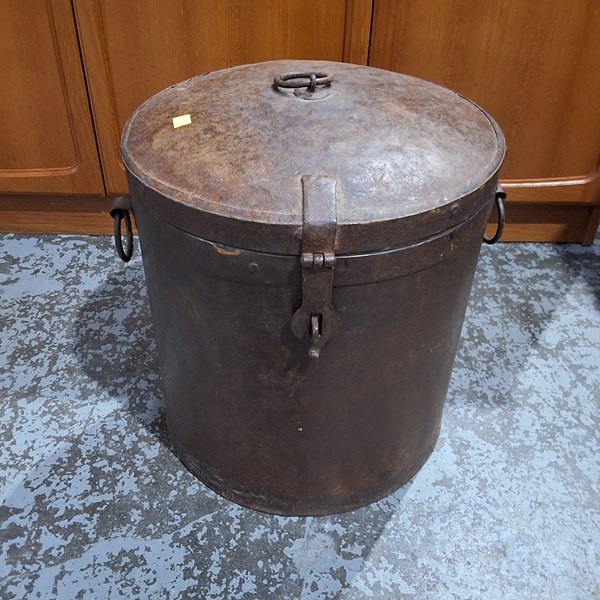 Lot 301 - GRAIN TIN