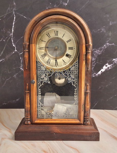 Lot 1342 - MANTEL CLOCK