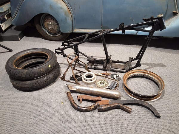 Lot 101 - HARLEY DAVIDSON FRAME