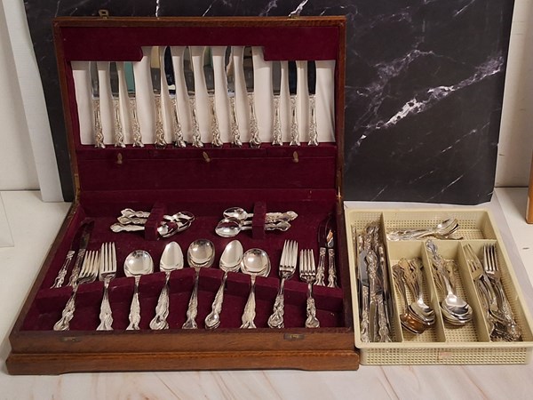 Lot 1202 - CANTEEN OF CUTLERY