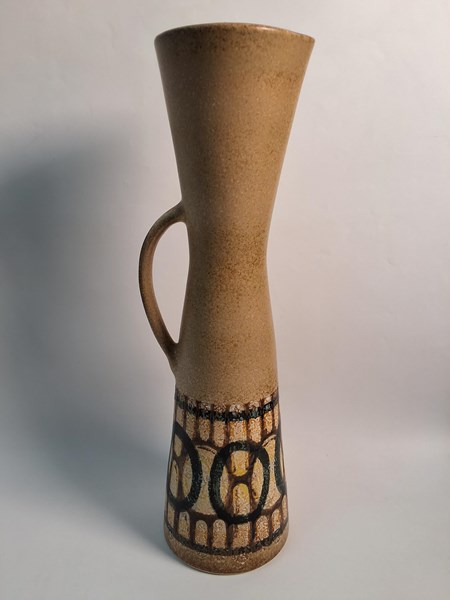 Lot 1205 - LAPID VASE