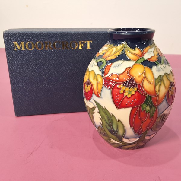 Lot 1230 - MOORCROFT VASE