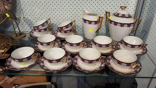 Lot 1322 - LIMOGES TEASET