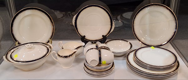 Lot 1232 - PART DINNER SERVICE