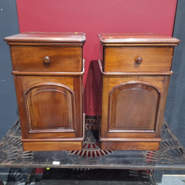 Lot 156 - BEDSIDE CABINETS