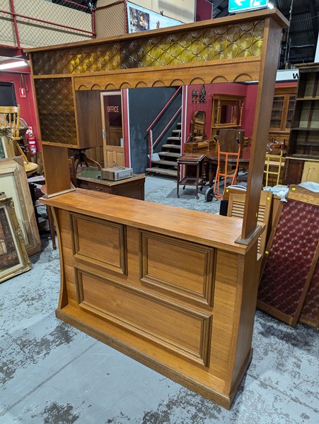 Lot 25 - SALOON BAR