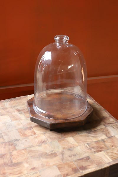 Lot 33 - CLOCHE