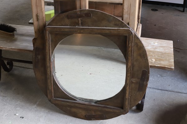 Lot 35 - MIRROR