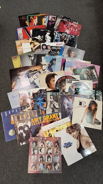 Lot 1304 - VINYL RECORDS