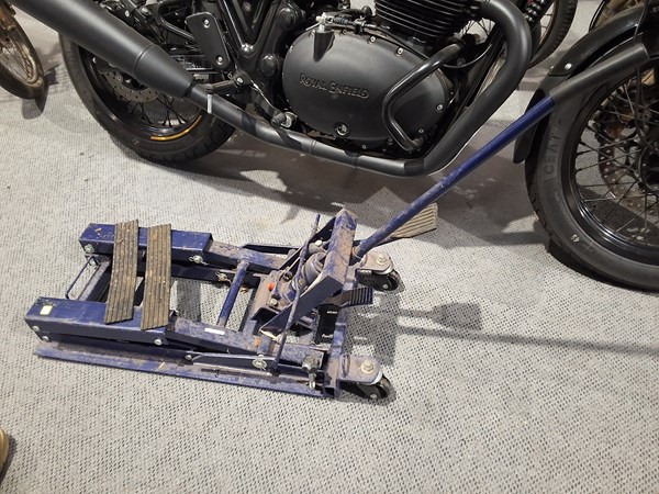 Lot 109 - MOTORCYCLE JACK