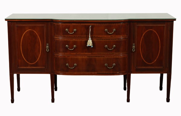 Lot 135 - MAHOGANY SIDEBOARD