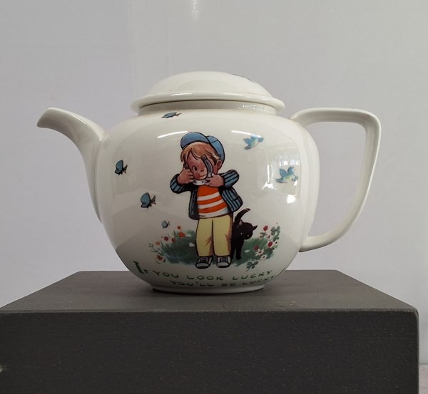 Lot 1237 - SHELLEY TEAPOT