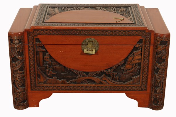 Lot 126 - CAMPHORWOOD TRUNK