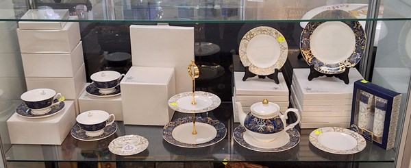 Lot 1371 - COLLECTABLE CHINA