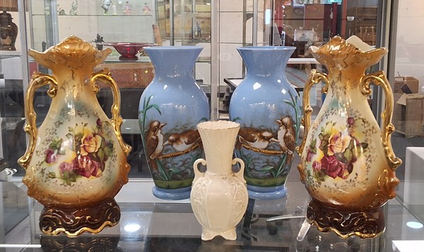 Lot 1388 - DECORATIVE VASES