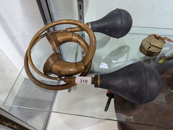 Lot 1329 - CAR HORNS