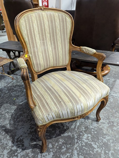 Lot 174 - ARMCHAIR