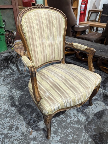 Lot 389 - ARMCHAIR