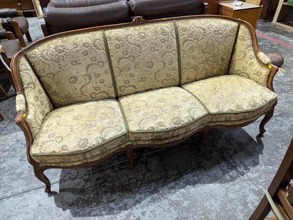 Lot 200 - FRENCH LOUNGE