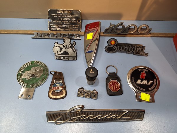 Lot 1259 - AUTOMOTIVE BADGES