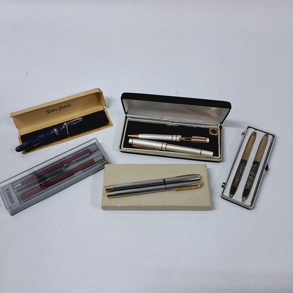 Lot 1079 - PENS