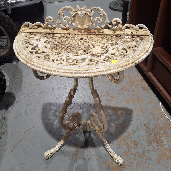 Lot 342 - GARDEN TABLE