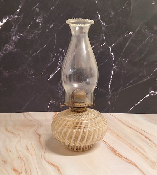 Lot 1458 - KEROSENE LAMP