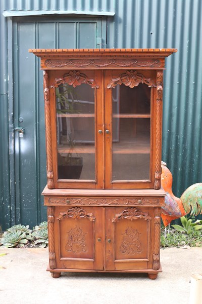 Lot 124 - CABINET