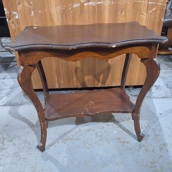 Lot 267 - OCCASIONAL TABLE