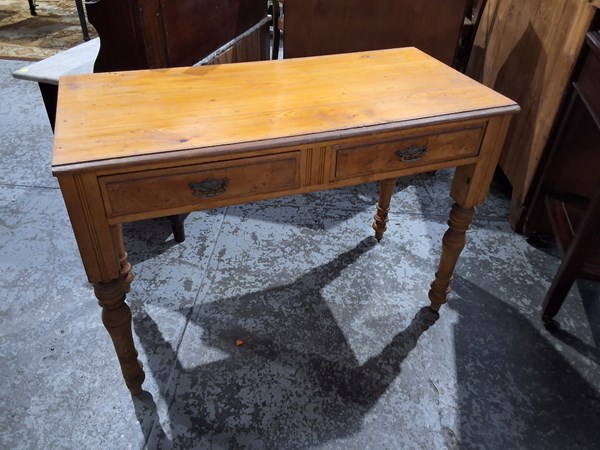 Lot 209 - DRESSER