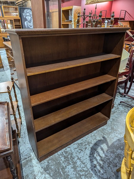 Lot 123 - BOOKSHELF