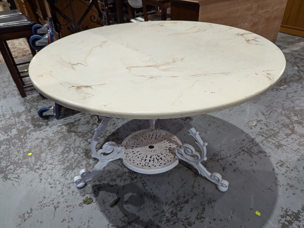 Lot 279 - OUTDOOR TABLE