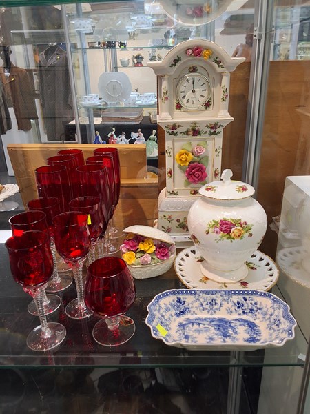 Lot 1403 - GLASSWARE & DECORATIVE CHINA