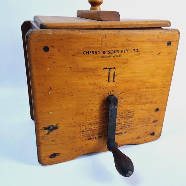 Lot 1465 - BUTTER CHURN