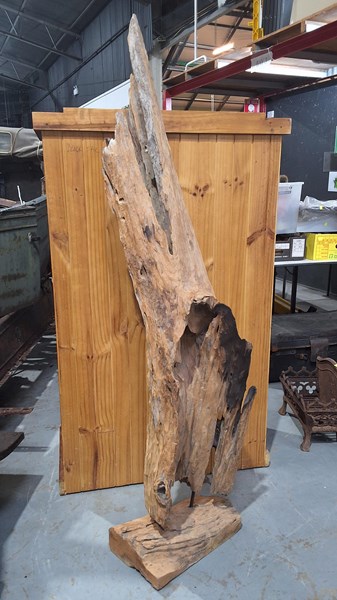 Lot 303 - TIMBER SCULPTURE