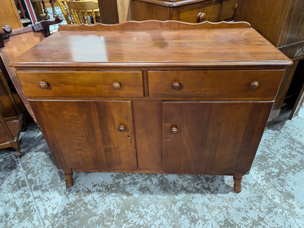 Lot 87 - SIDEBOARD