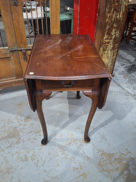 Lot 10 - DROPSIDE TABLE