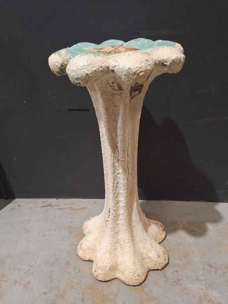 Lot 257 - GARDEN PEDESTAL