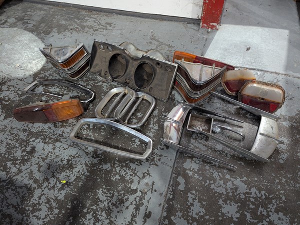 Lot 348 - HOLDEN PARTS