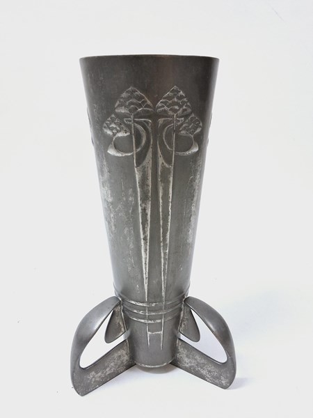 Lot 1188 - PEWTER VASE