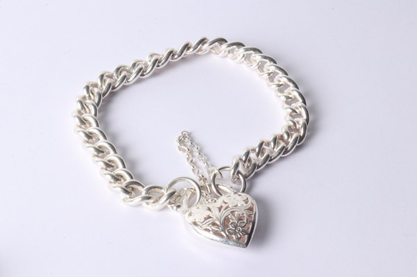 Lot 1075 - SILVER BRACELET