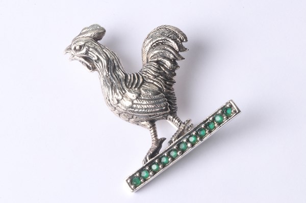 Lot 1019 - SILVER BROOCH