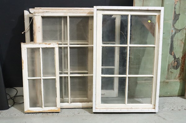 Lot 276 - WINDOWS