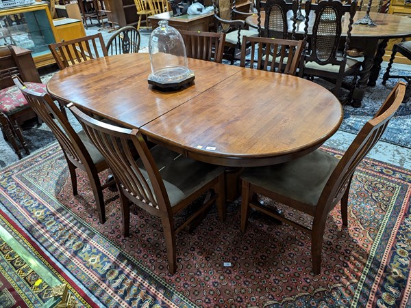 Lot 32 - DINING SUITE