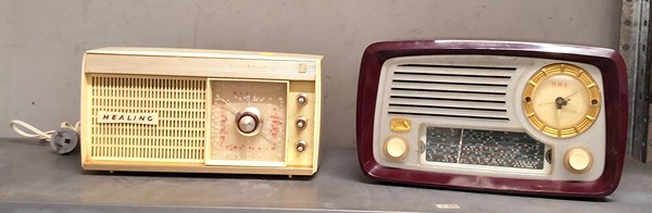 Lot 1343 - BAKELITE RADIOS