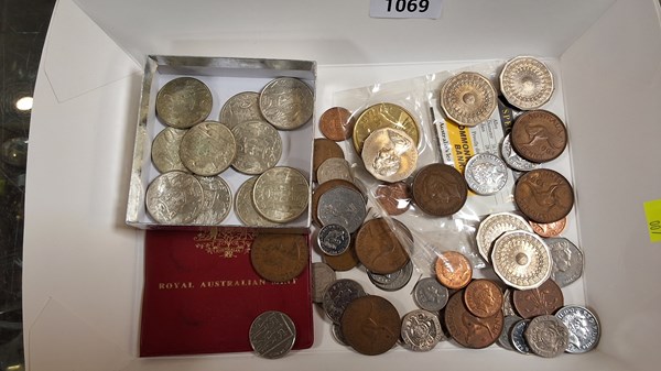 Lot 1069 - COINS