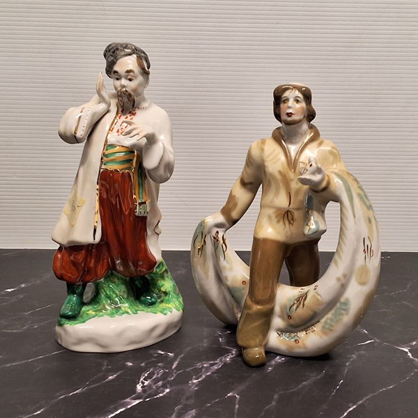 Lot 1362 - FOLK FIGURINES